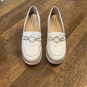 Naturalizer Women's Cream Loafers